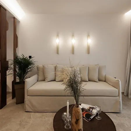 Anora Naxos 3*
